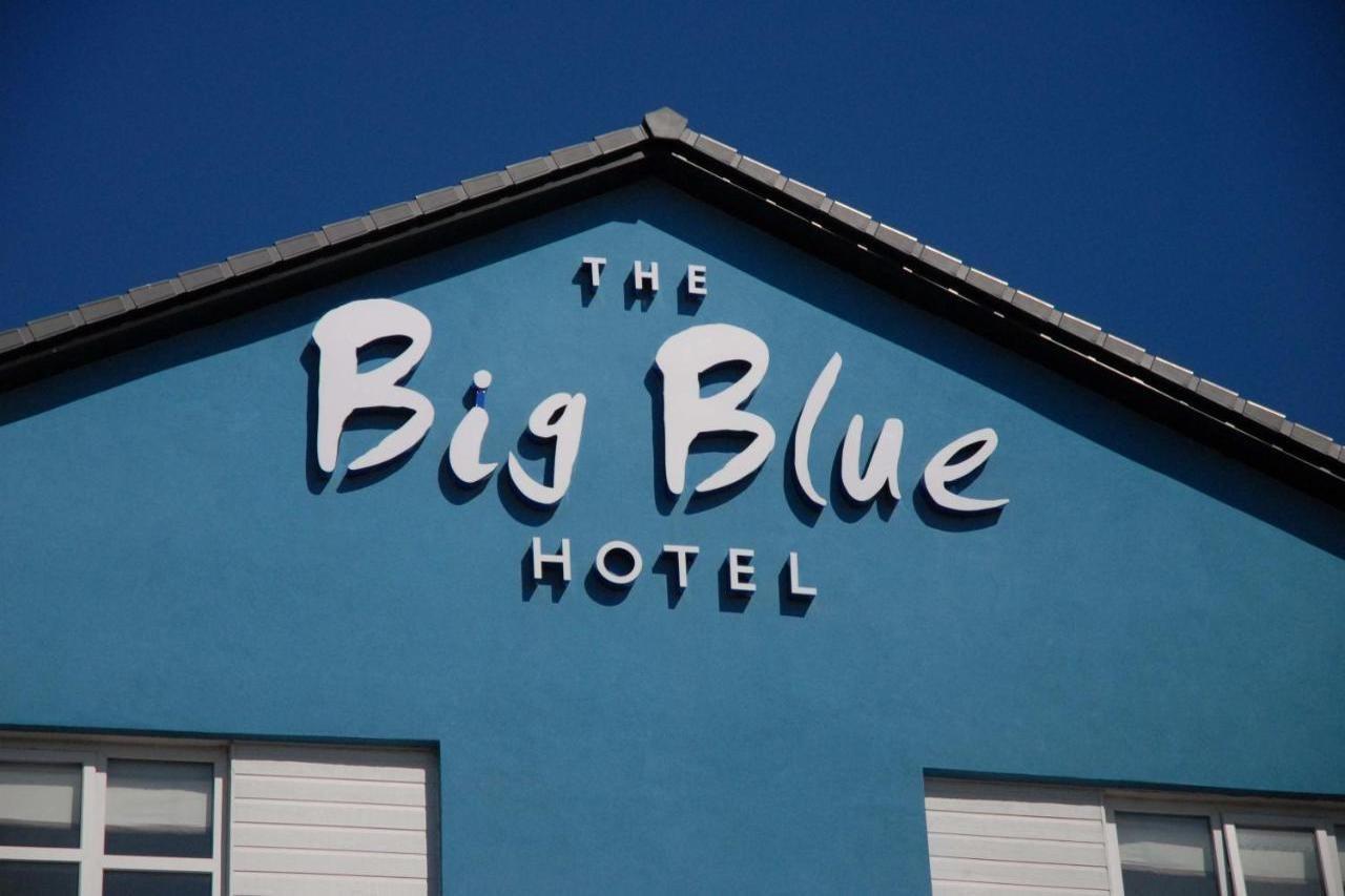 The Big Blue Hotel - Blackpool Pleasure Beach Exterior photo