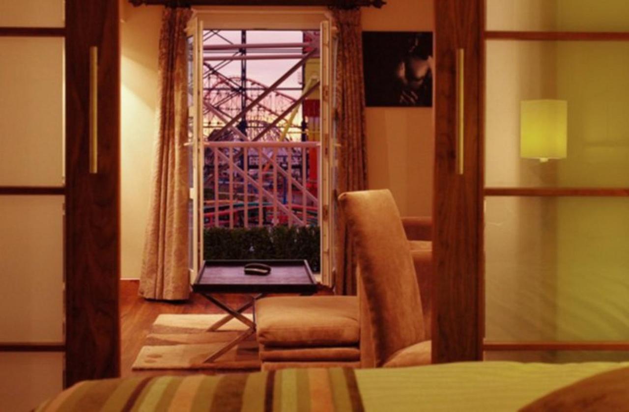 The Big Blue Hotel - Blackpool Pleasure Beach Room photo